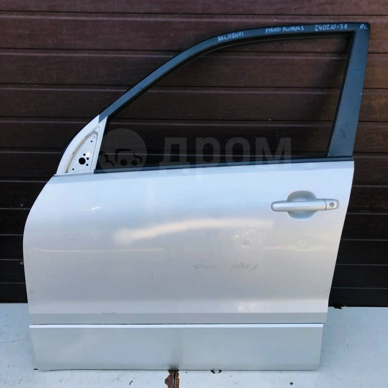 Дверь передняя левая Suzuki Grand Vitara II (2005—2008)