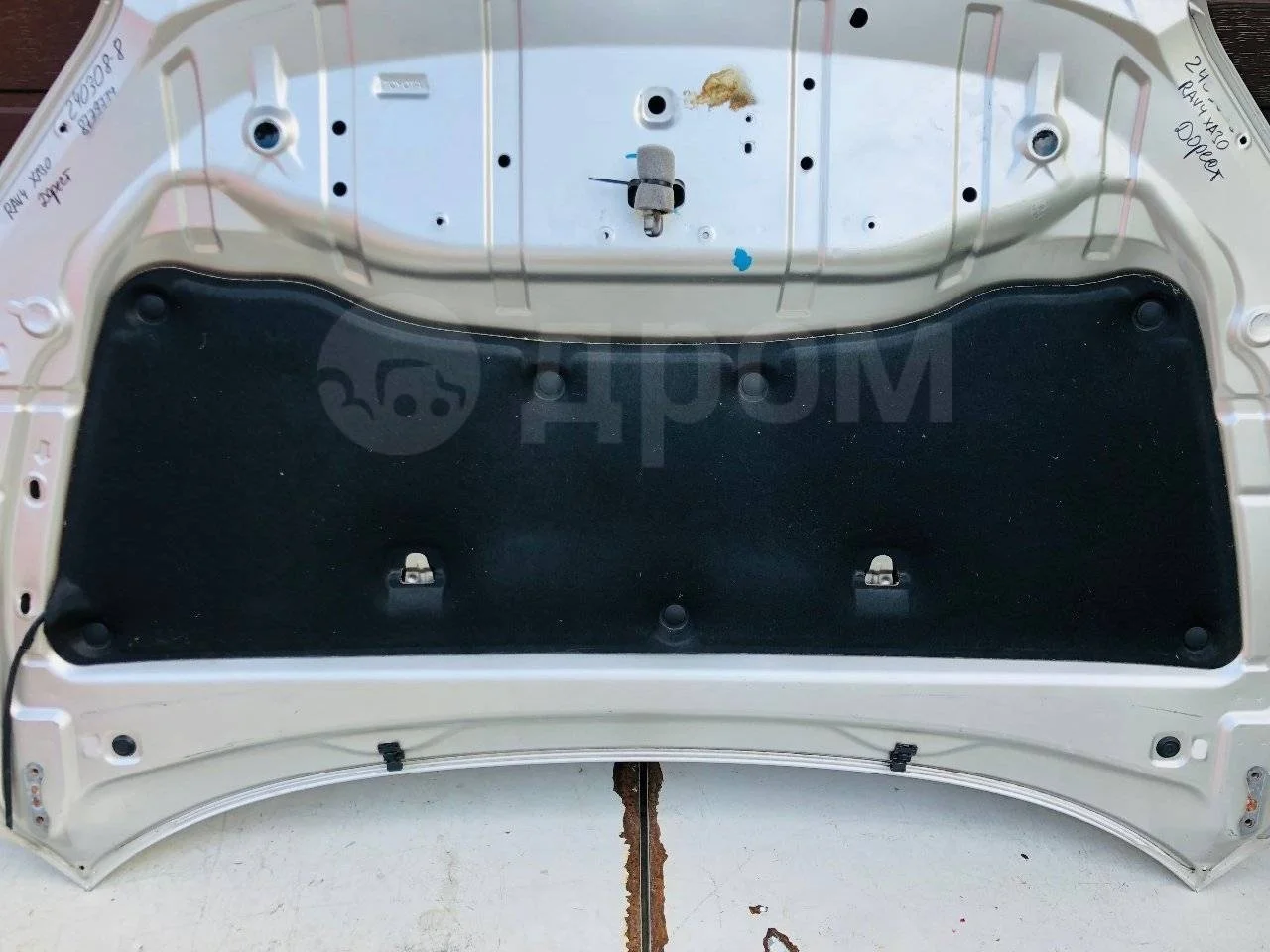 Шумоизоляция утеплитель капота Toyota RAV4 III (2005—2010)