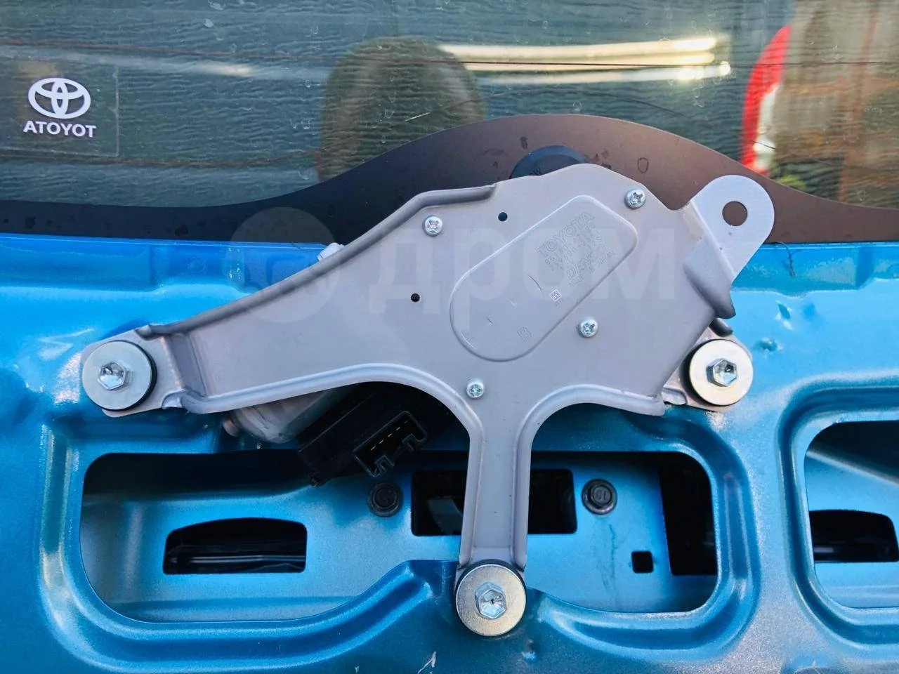 Моторчик заднего стеклоочистителя Toyota RAV4 IV (2012—2015)