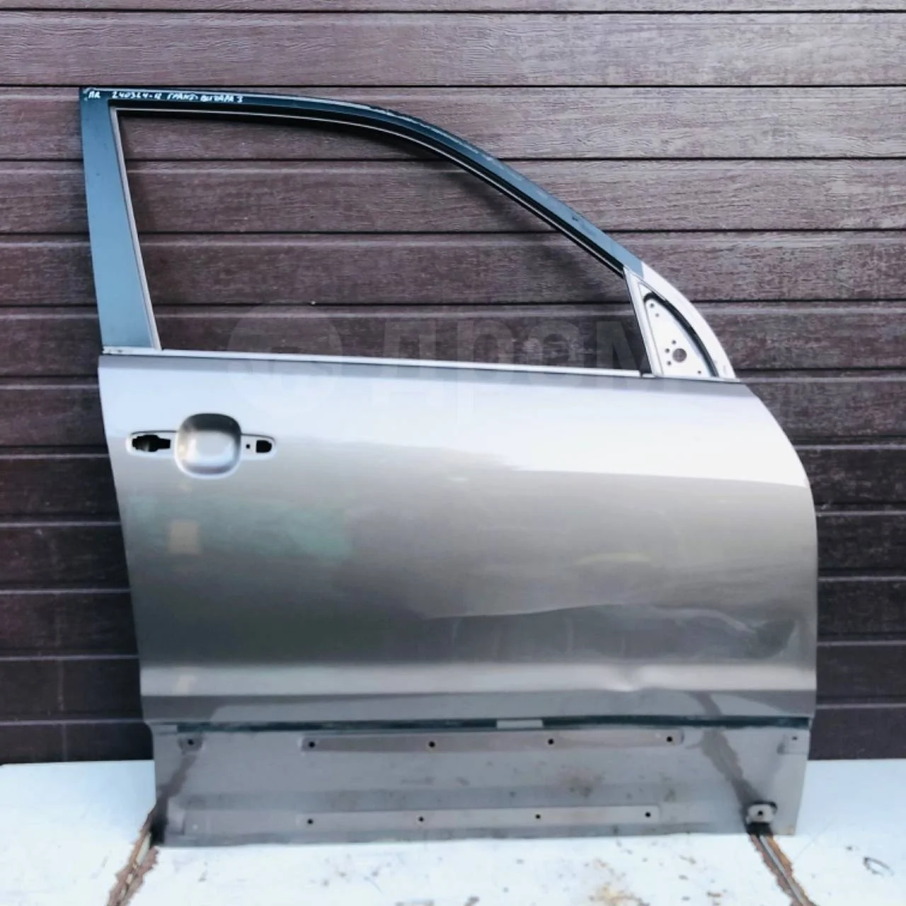 Дверь передняя правая Suzuki Grand Vitara II (2005—2008)