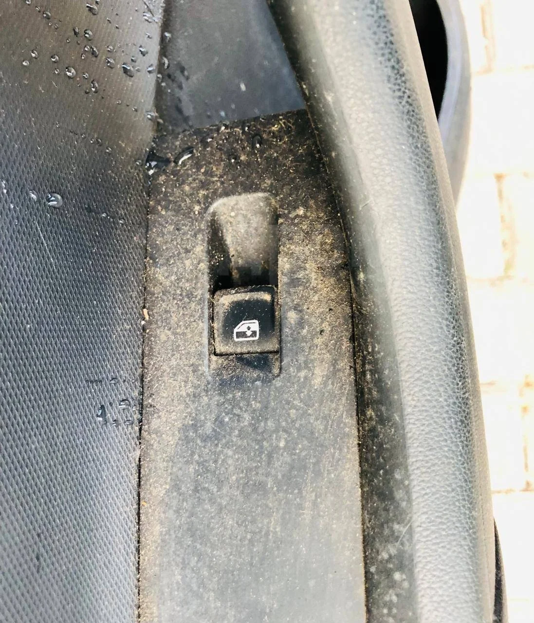 Кнопка стеклоподъемника Skoda Rapid I (2012—2017)