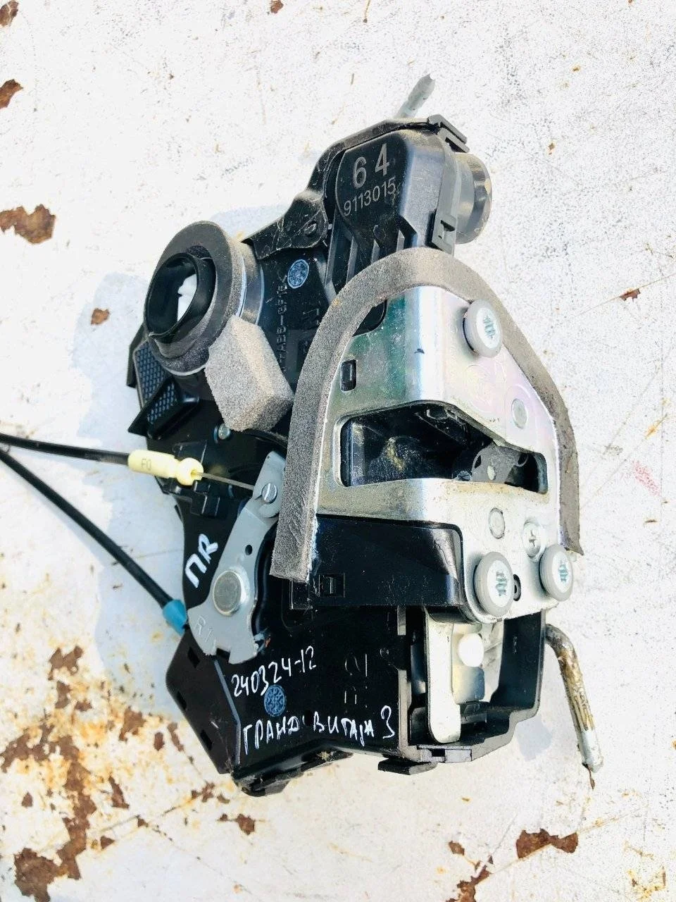 Замок двери передней правой Suzuki Grand Vitara II (2005—2008)