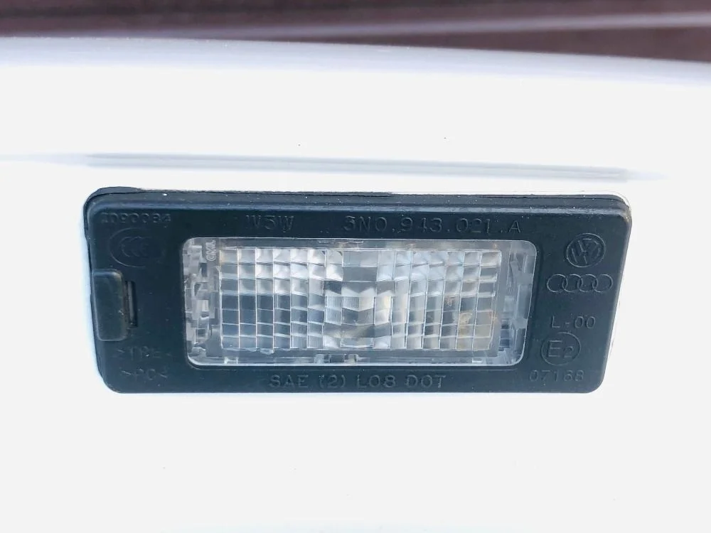 Плафон подсветки номера Skoda Rapid I (2012—2017)