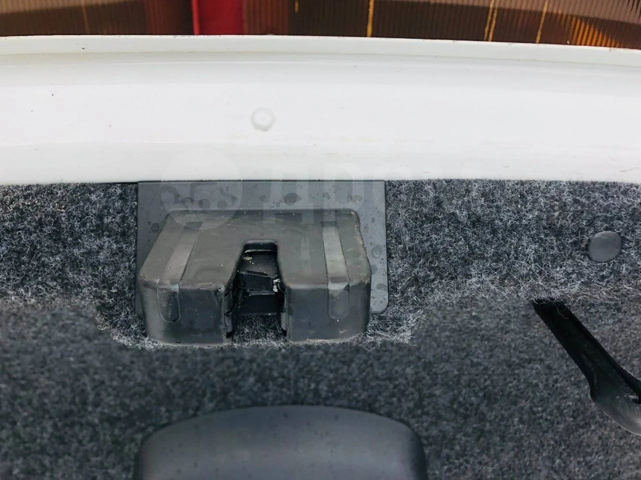 Замок крышки багажника Skoda Rapid I (2012—2017)