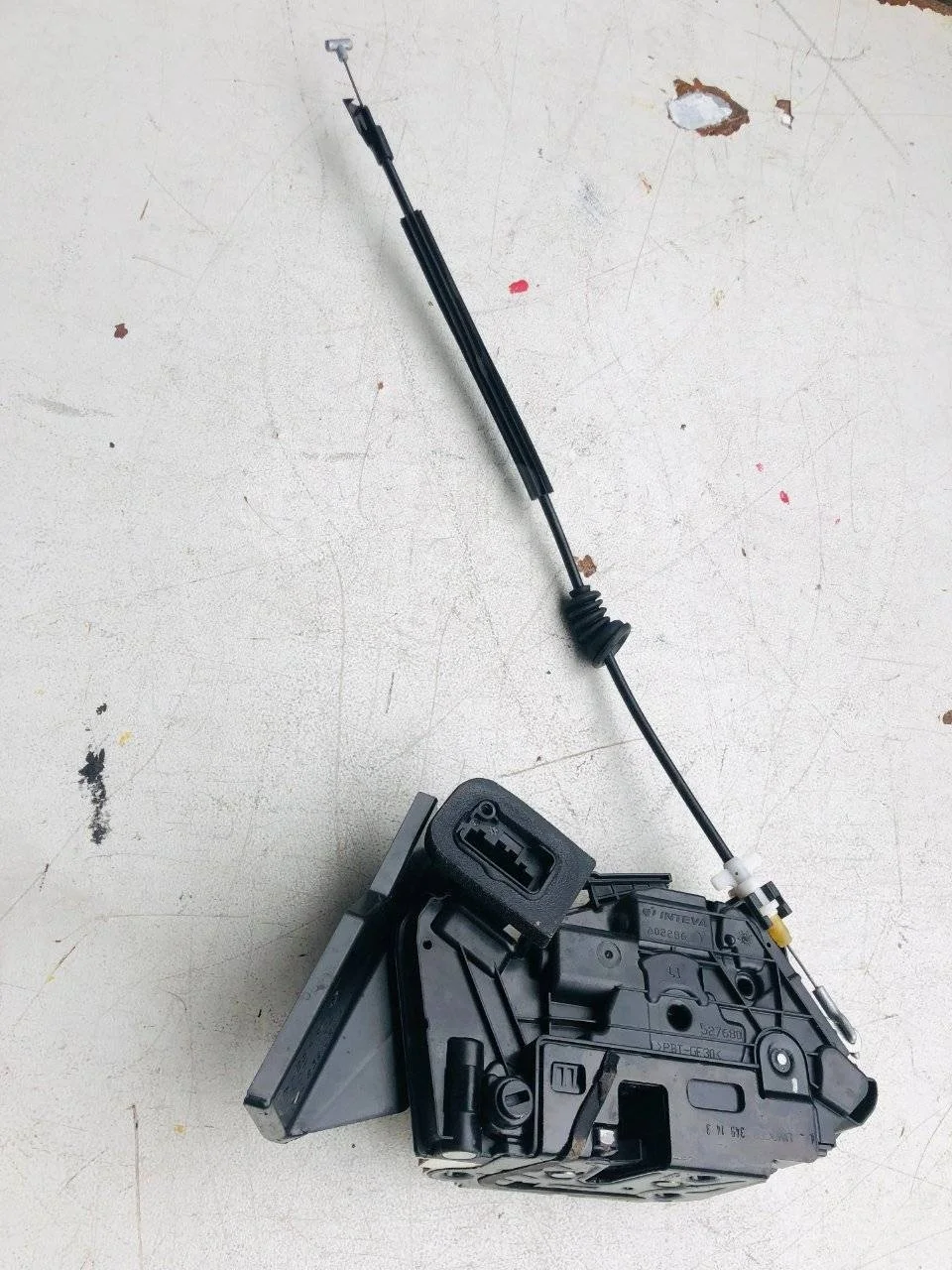 Замок двери задней левой Skoda Yeti I рестайлинг (2013—2018)