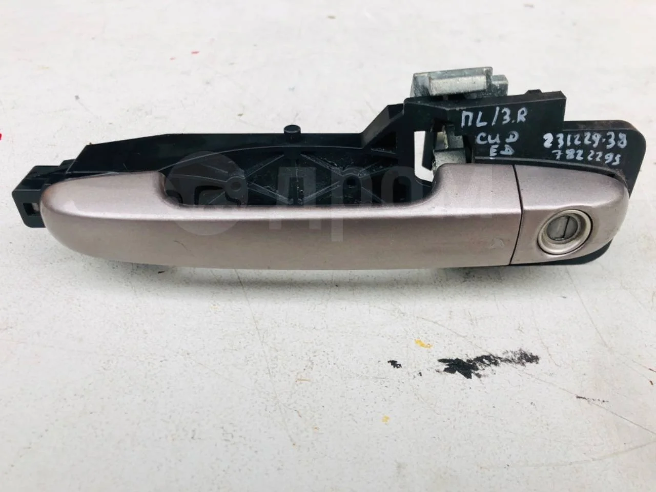 Ручка двери наружная Kia Ceed ED (2006—2010)