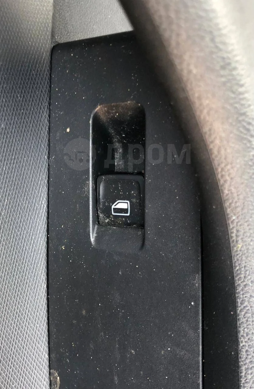 Кнопка стеклоподъемника Skoda Rapid I (2012—2017)
