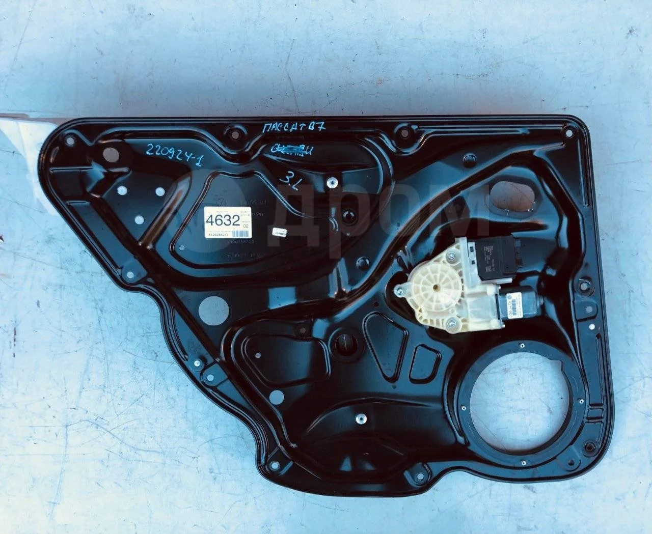 Стеклоподъемник двери электрический Volkswagen Passat B7 (2010—2015)