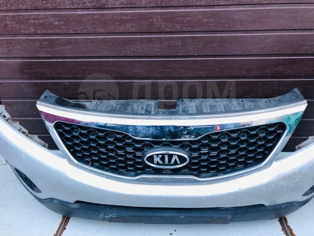 Решетка радиатора Kia Sorento II (2009—2012)
