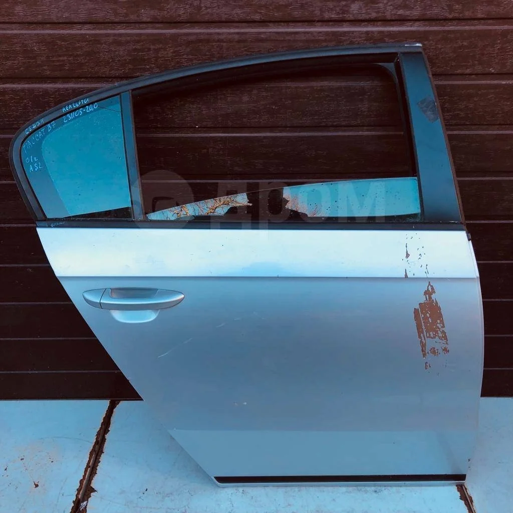 Замок двери задней правой Volkswagen Passat B6 (2005—2010)