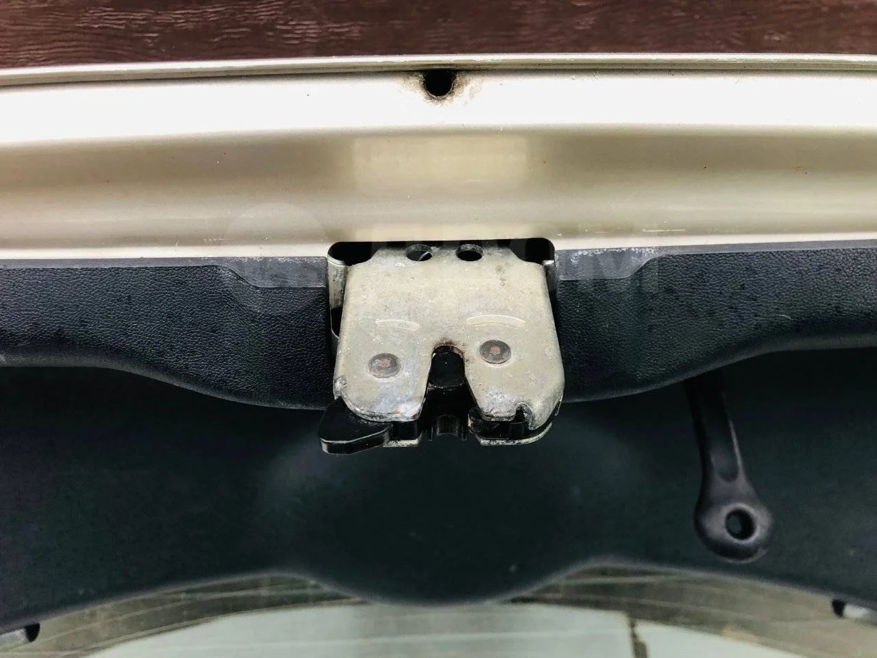 Замок крышки багажника Skoda Octavia II (2004—2009)