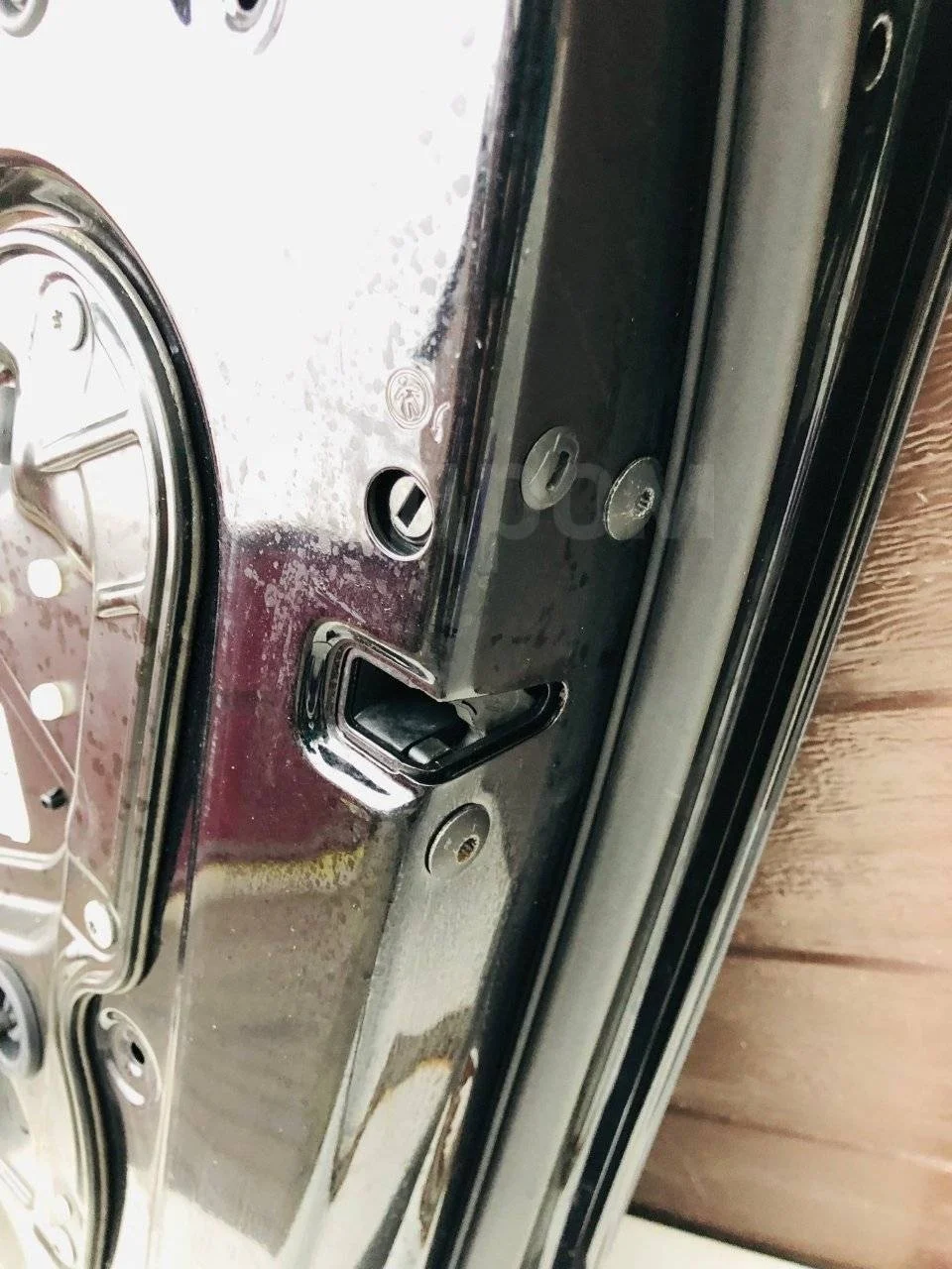 Замок двери задней правой Volkswagen Passat B6 (2005—2010)