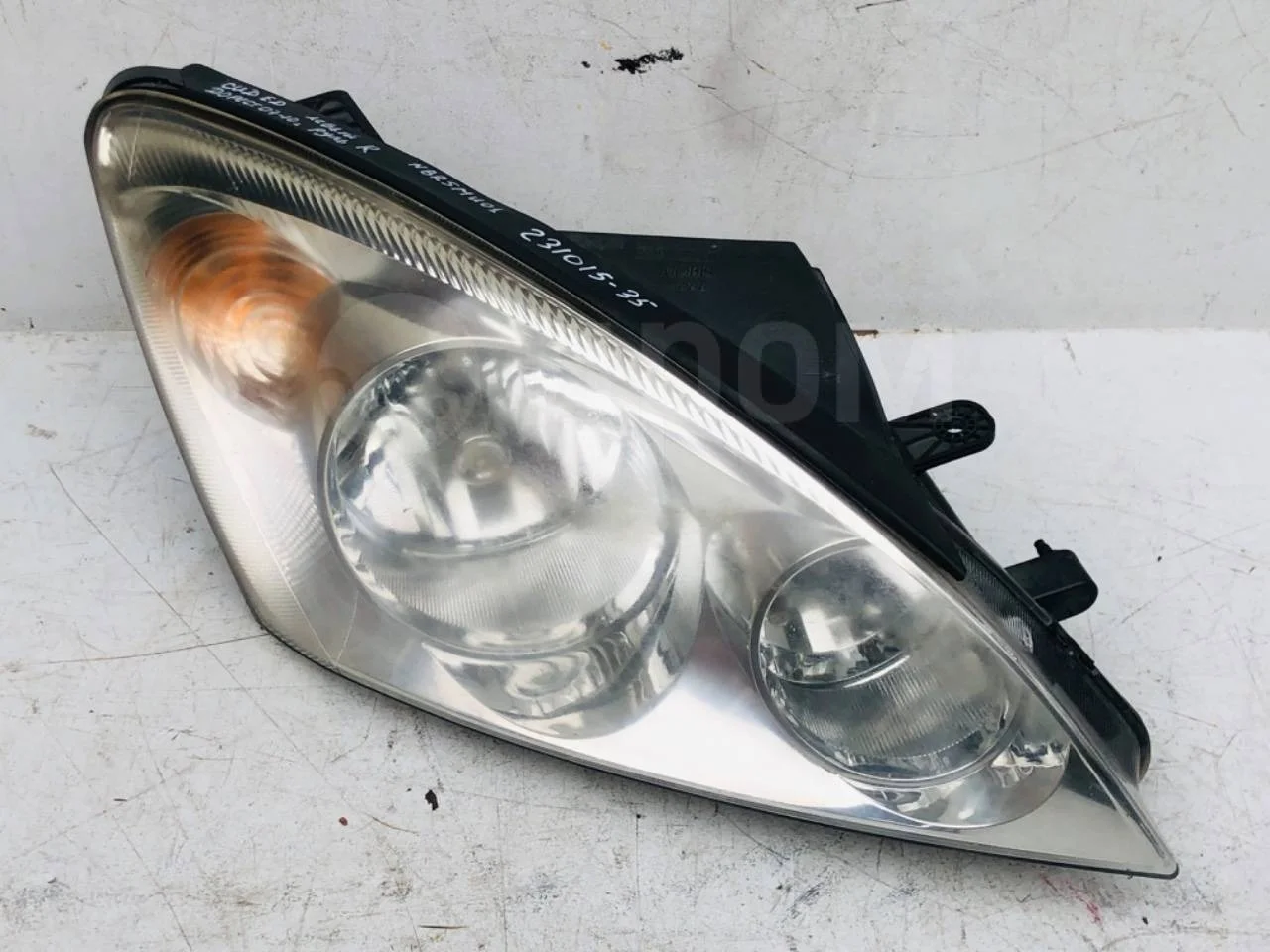 Фара правая Kia Ceed ED (2006—2010)
