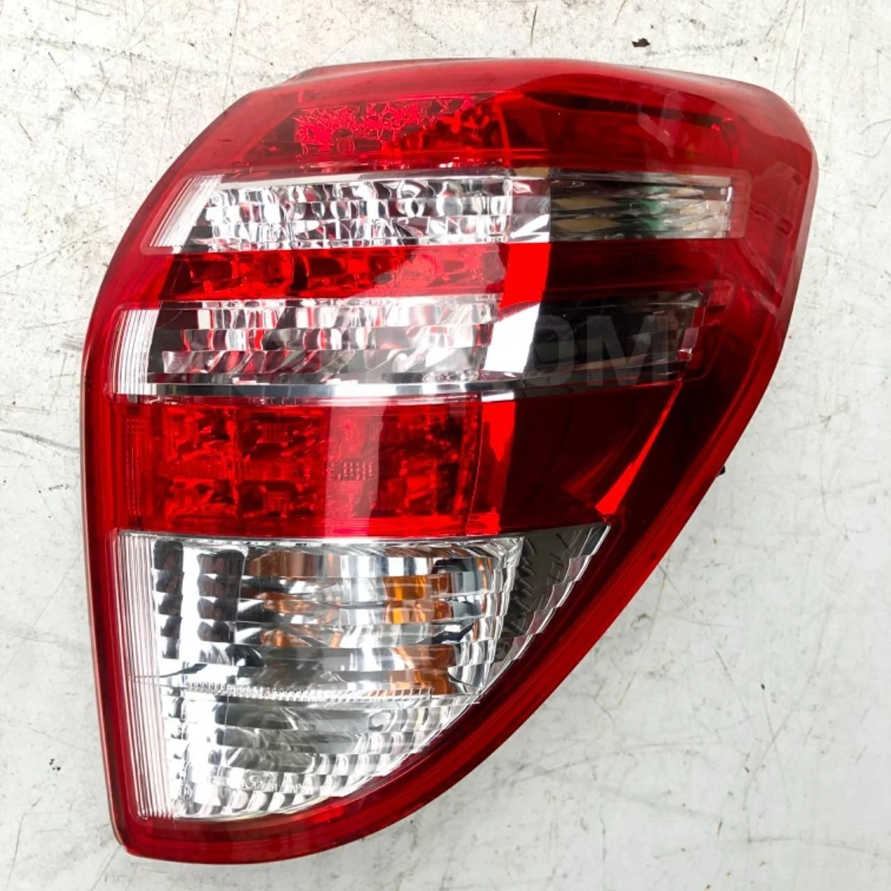 Фонарь задний правый Toyota RAV4 III (2005—2010)