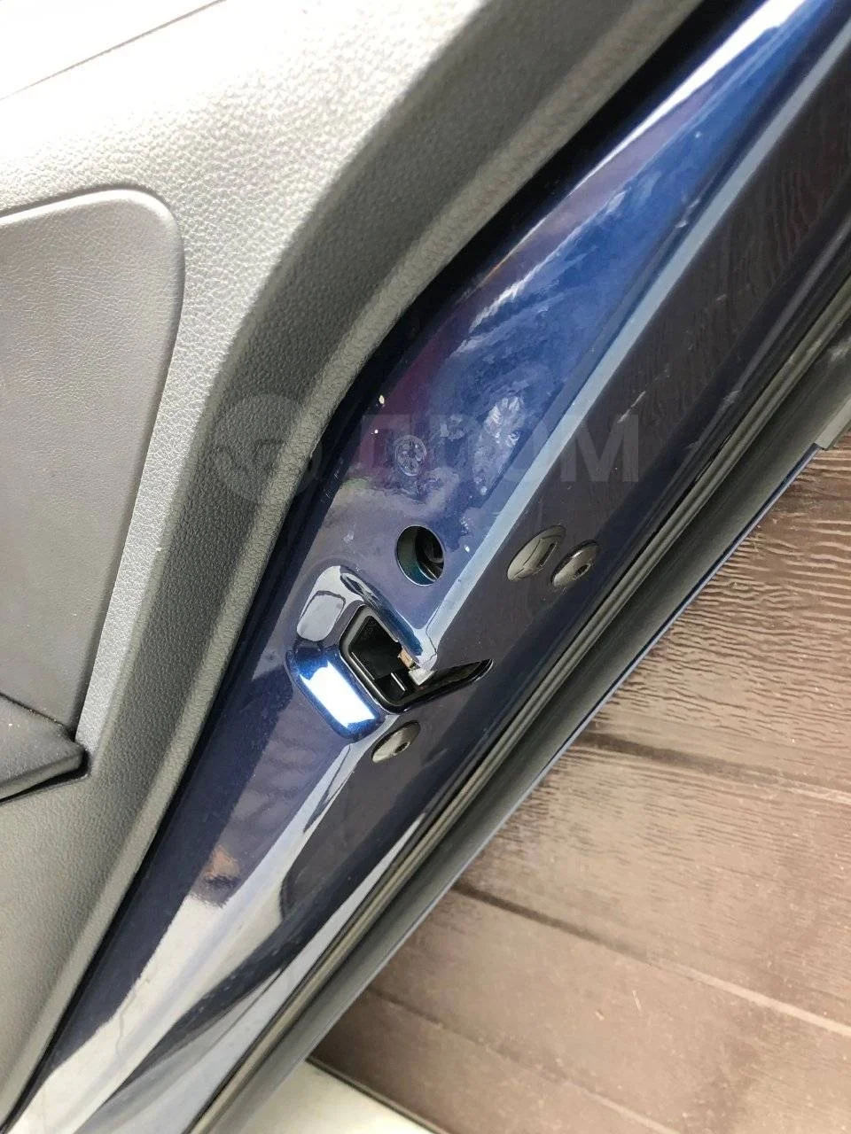 Замок двери задней правой Volkswagen Jetta VI (2010—2015)