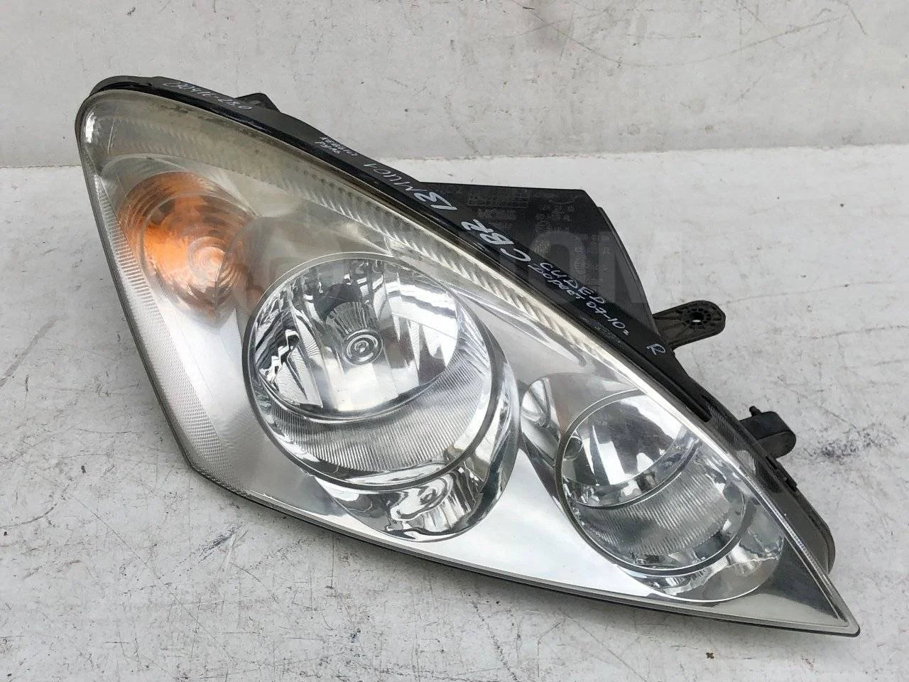 Фара правая Kia Ceed ED (2006—2010)