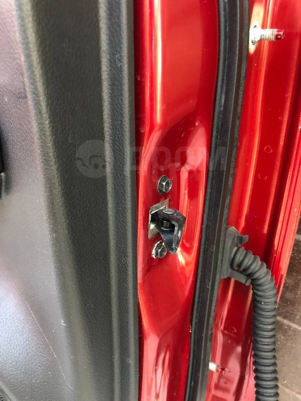 Ограничитель двери Nissan Qashqai II (2013—2019)