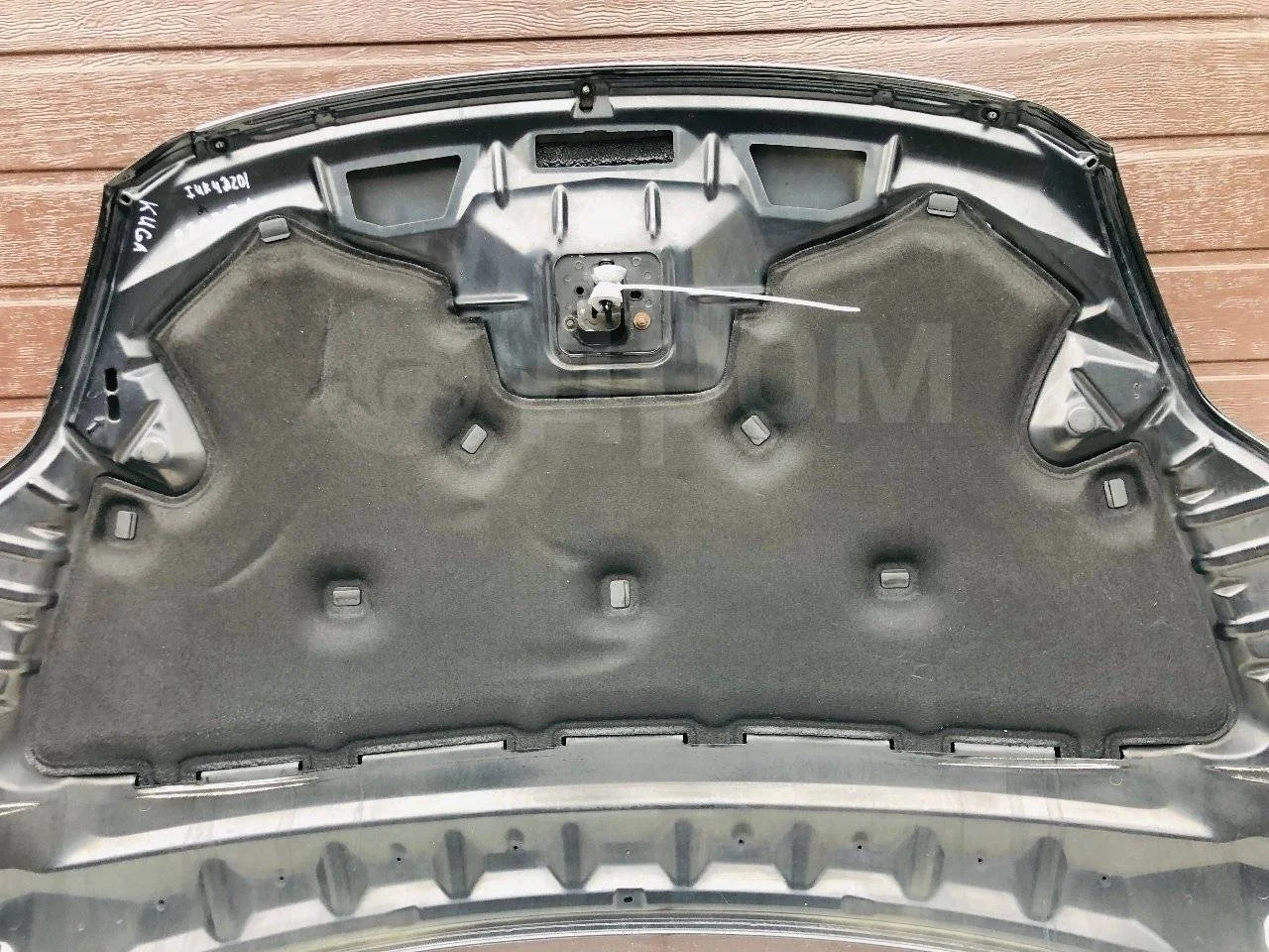 Шумоизоляция утеплитель капота Ford Kuga I (2008—2012)