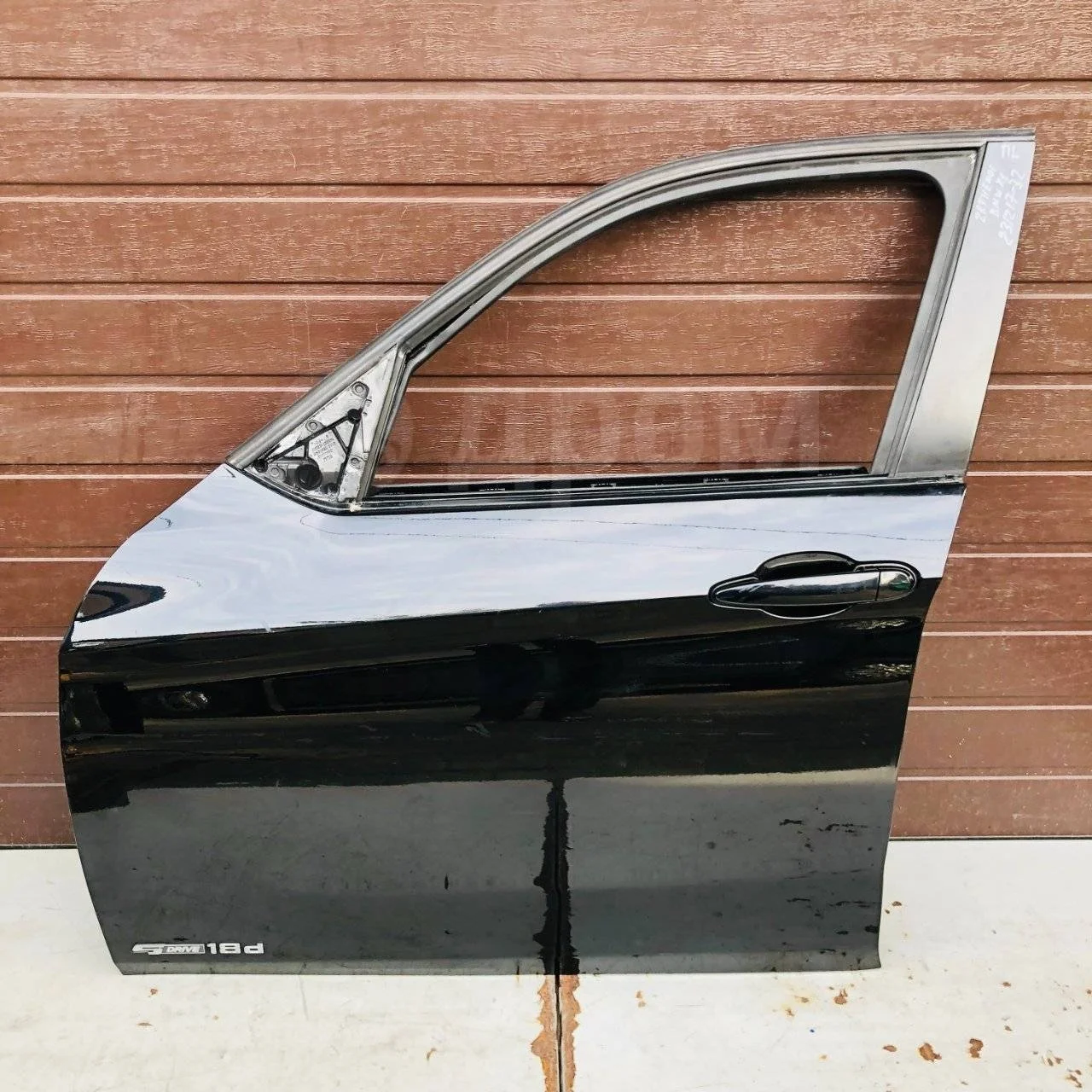 Стекло двери передней левой BMW X1 E84 (2009—2012)