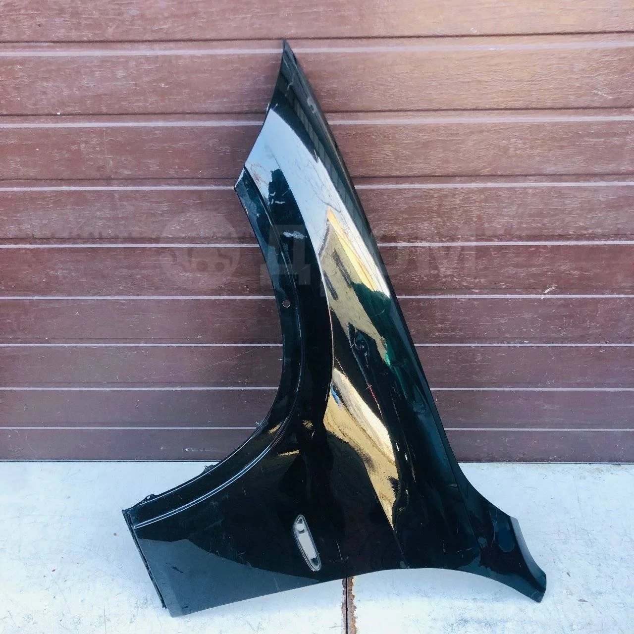 Крыло переднее левое BMW X1 E84 (2009—2012)