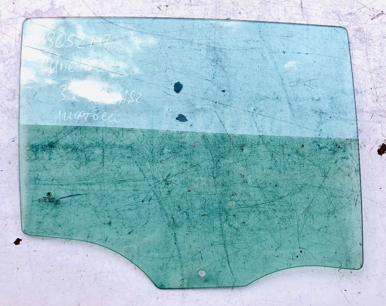 Стекло двери задней правой Skoda Superb II (2008—2013)