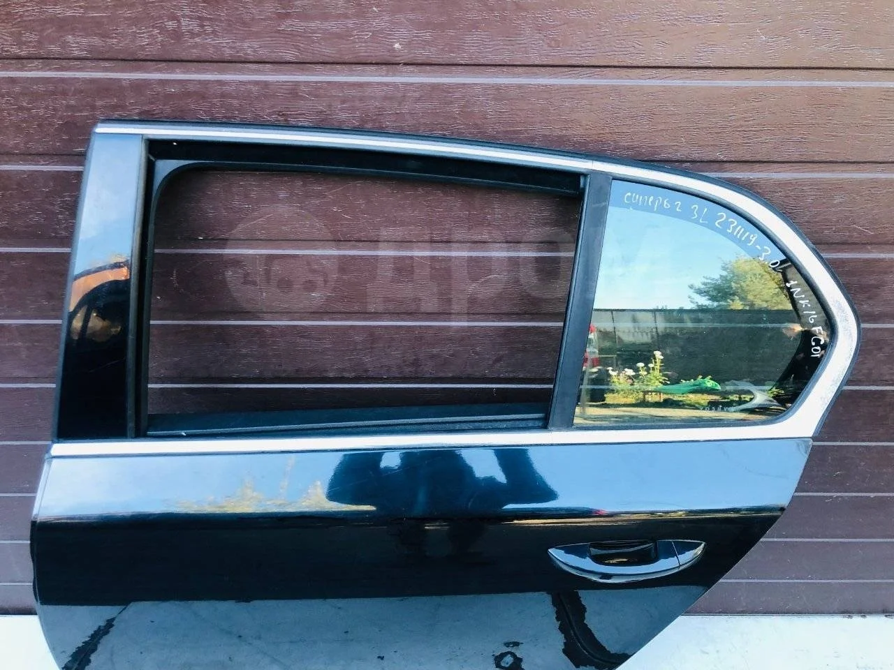 Стекло двери задней левой Skoda Superb II (2008—2013)