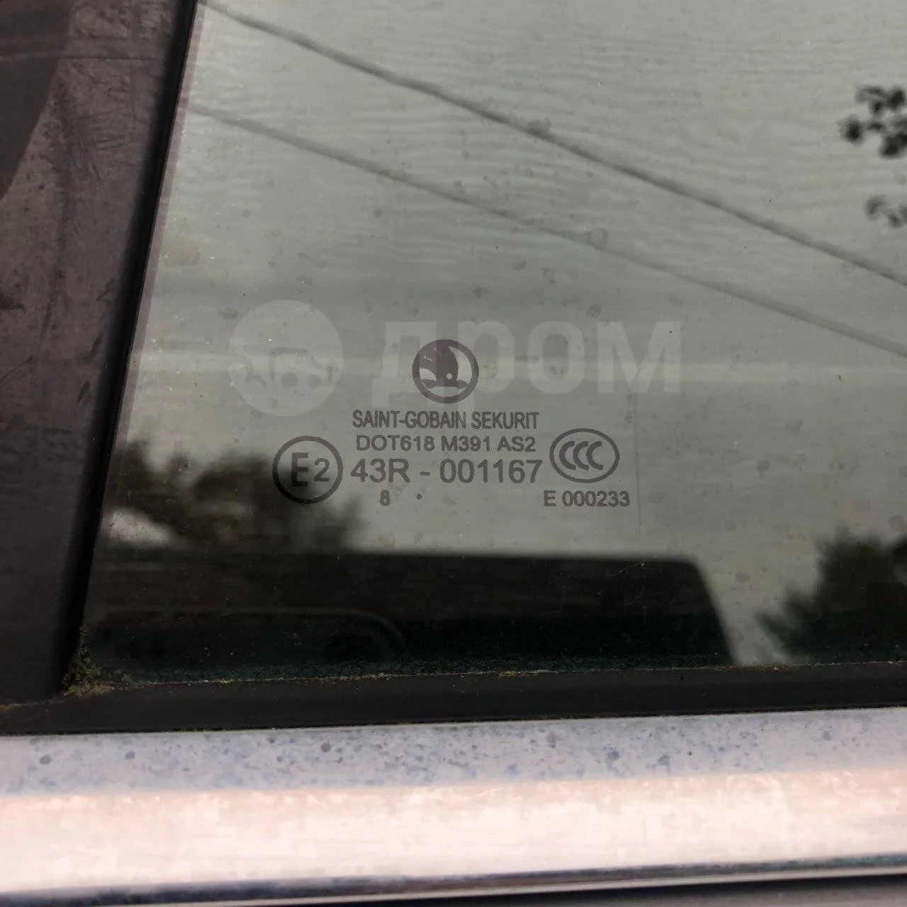 Стекло двери задней левой Skoda Superb II (2008—2013)