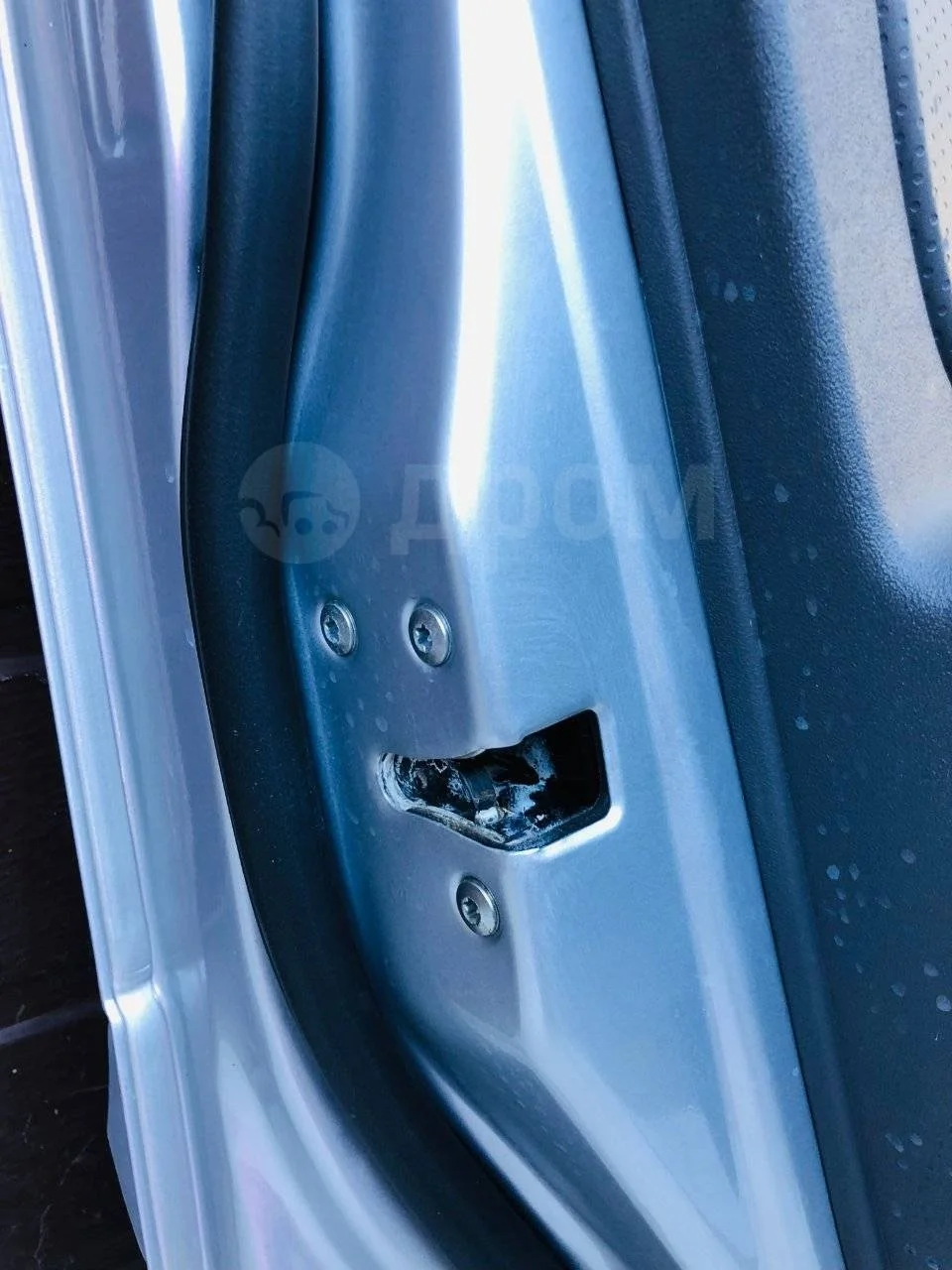 Замок двери передней левой Kia Rio II (2005—2009)