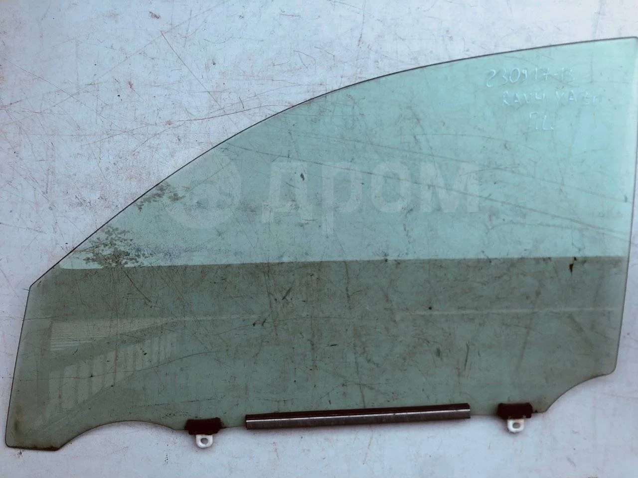 Стекло двери передней левой Toyota RAV4 III (2005—2010)