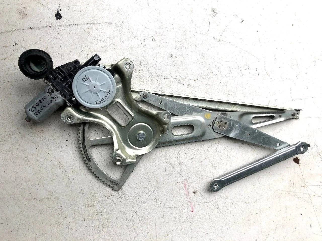 Стеклоподъемник двери электрический Toyota RAV4 III (2005—2010)