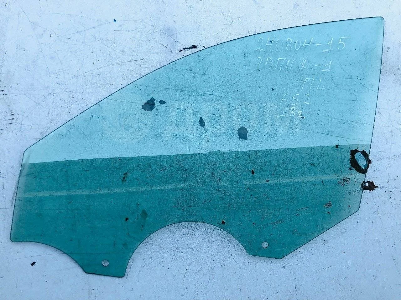 Стекло двери передней левой Skoda Rapid I (2012—2017)