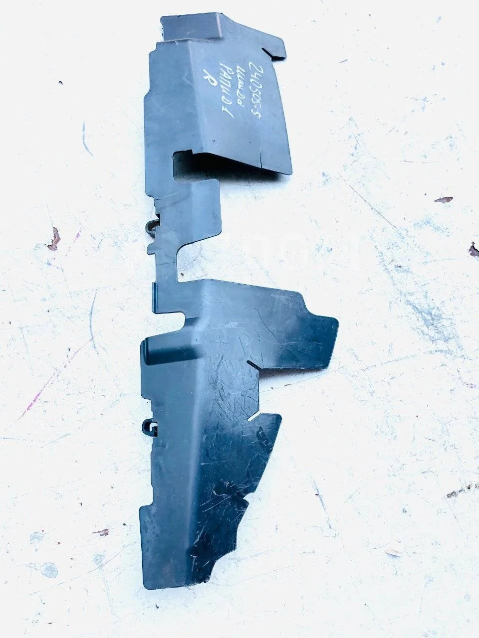 Дефлектор радиатора Skoda Rapid I (2012—2017)