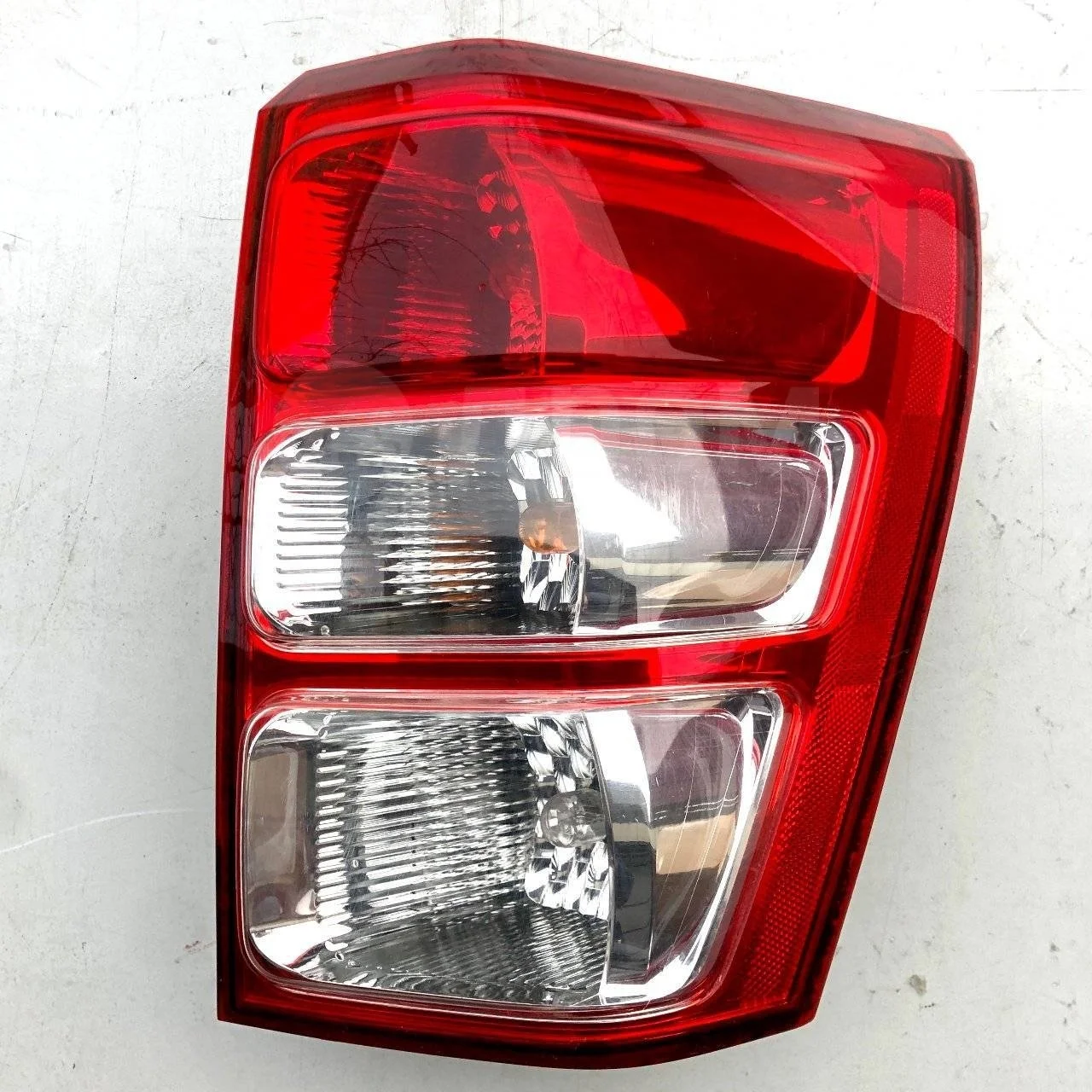 Фонарь задний правый Suzuki Grand Vitara II (2005—2008)