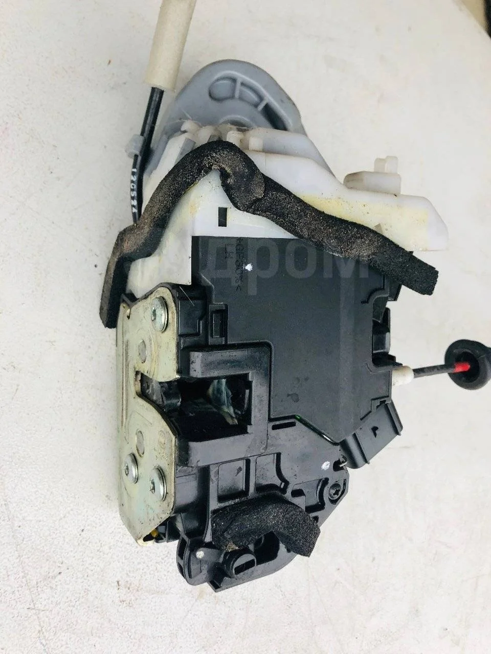 Замок двери задней левой Kia Ceed JD (2012—2015)