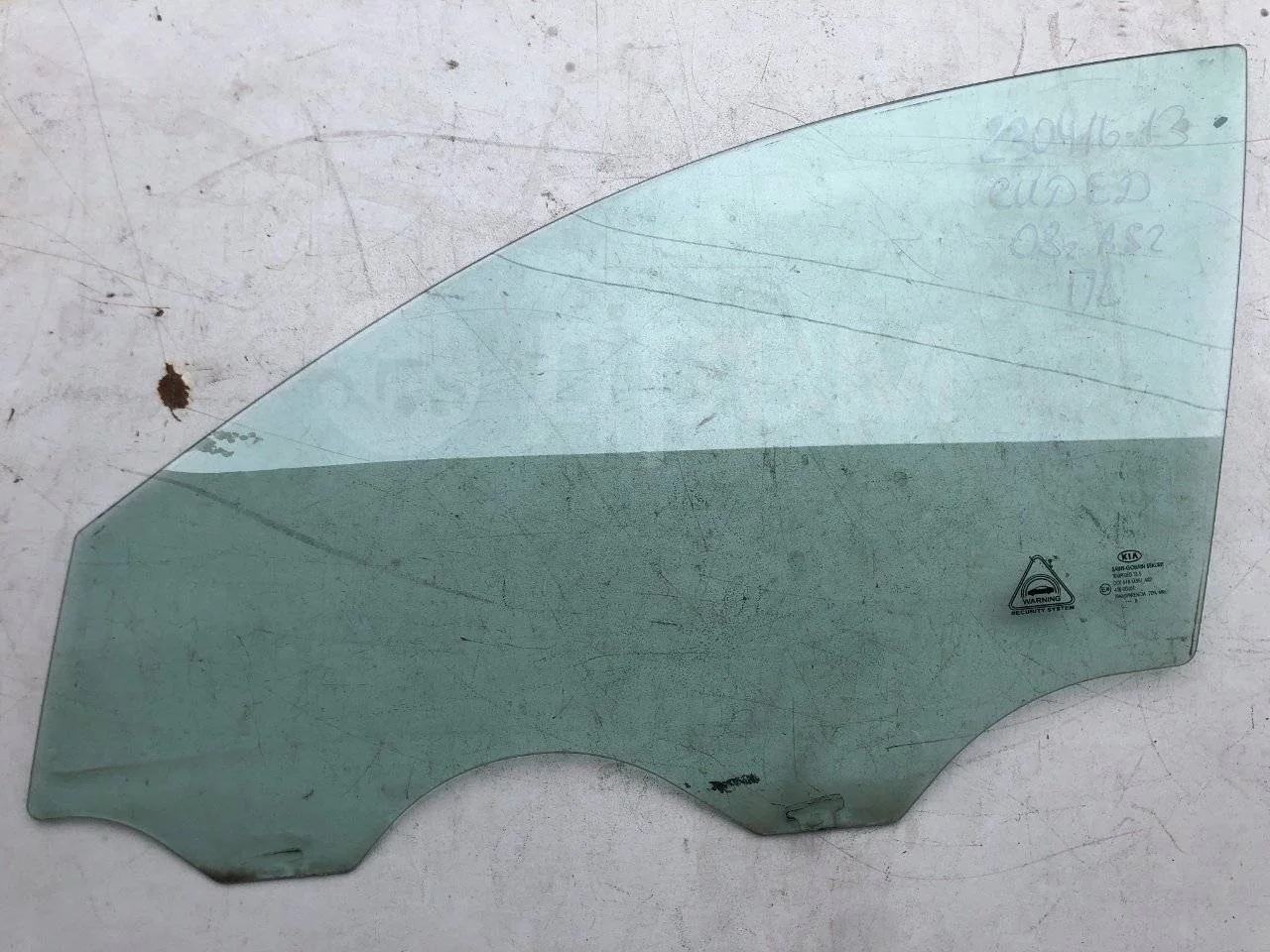 Стекло двери передней левой Kia Ceed ED (2006—2010)