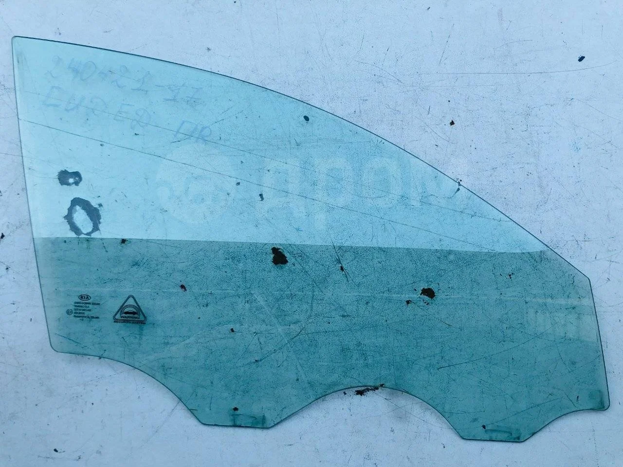 Стекло двери передней правой Kia Ceed ED (2006—2010)