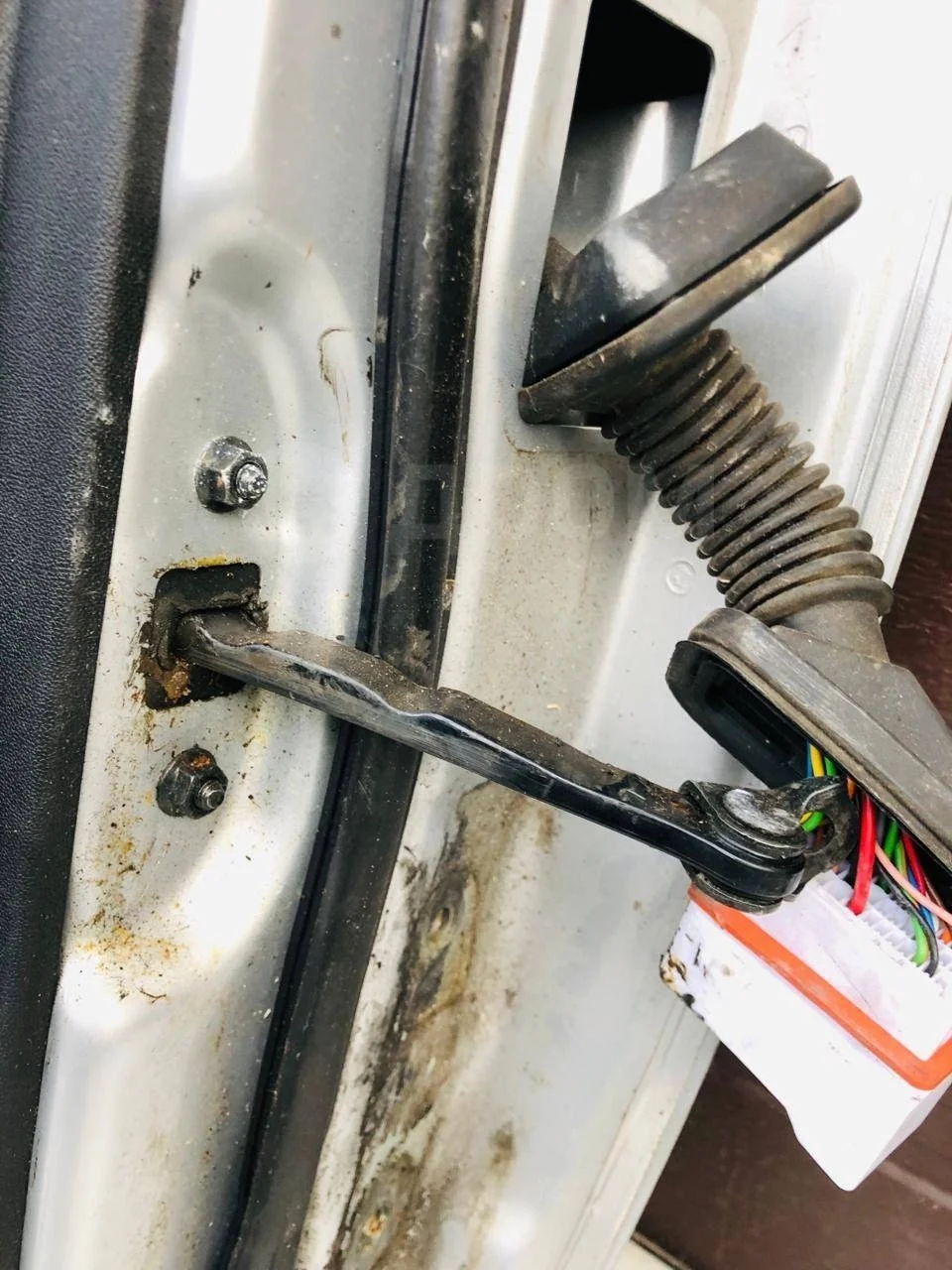 Ограничитель двери Kia Ceed ED (2006—2010)