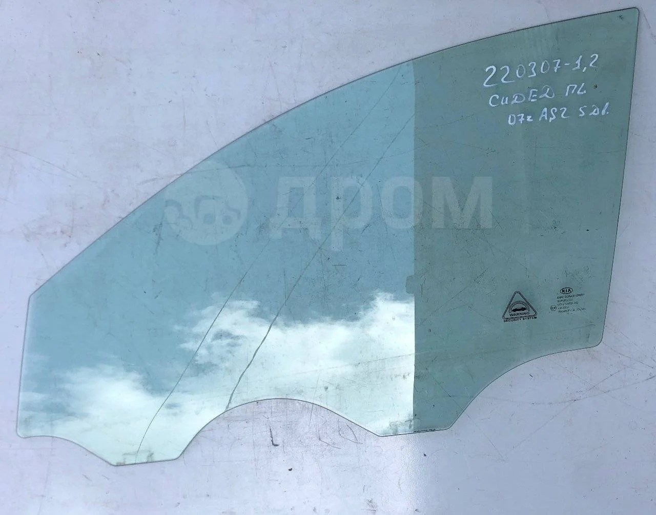 Стекло двери передней левой Kia Ceed ED (2006—2010)