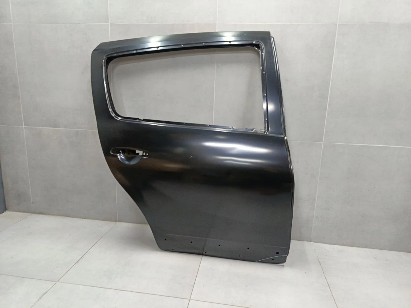 Дверь правая задняя для Renault Sandero 2009-2014