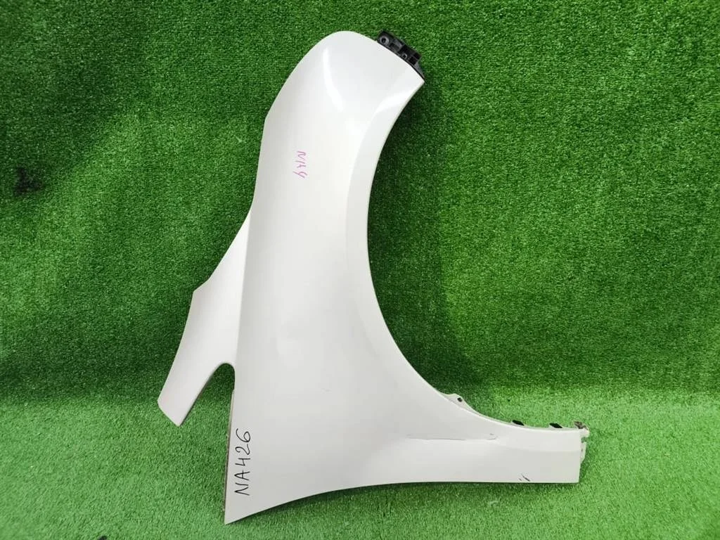 Б.у. крыло MITSUBISHI GRANDIS NA4W MITSUBISHI GRANDIS NA4W