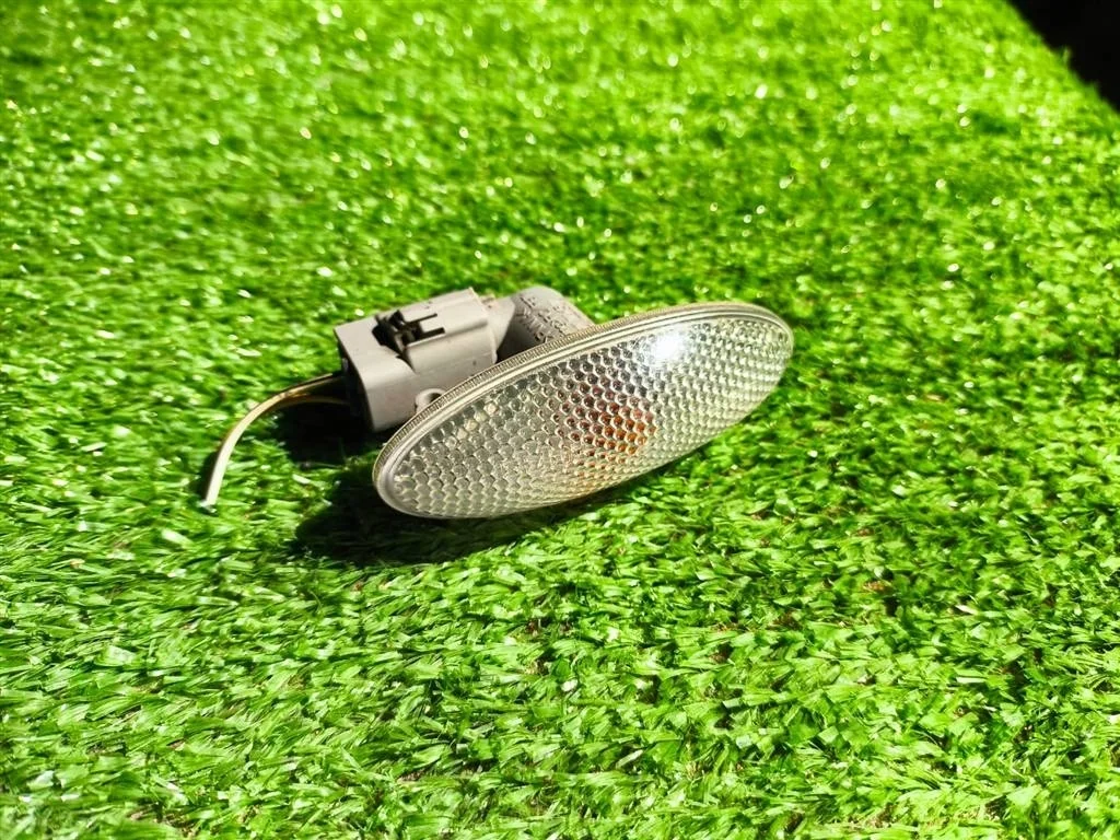 Б.у. поворотник TOYOTA RAV4 ACA30 TOYOTA RAV4 ACA30