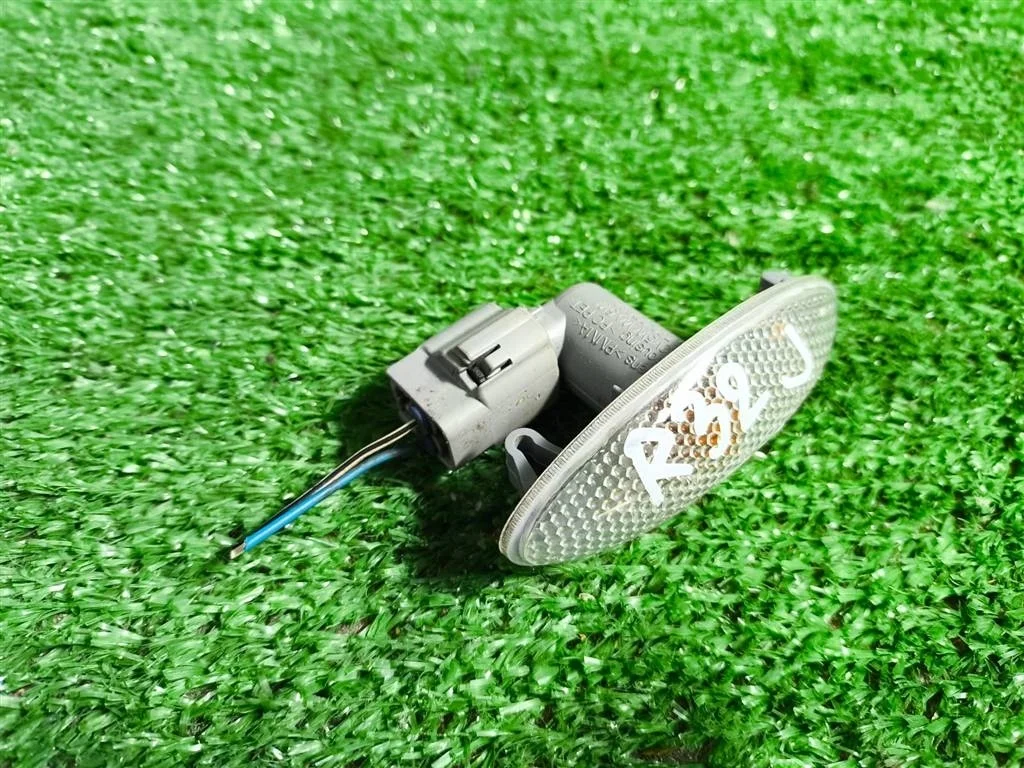 Б.у. поворотник TOYOTA RAV4 ACA30 TOYOTA RAV4 ACA30