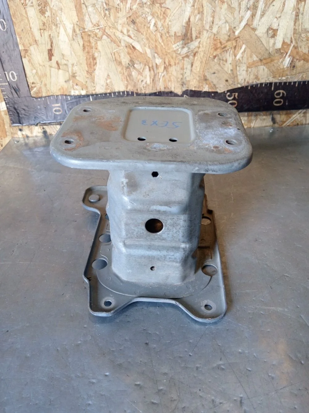 Кронштейн усилителя переднего бампера левый Opel Antara I рестайлинг (2010—2017) 2012