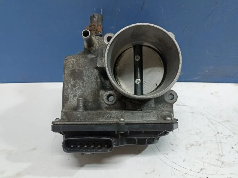 Заслонка дроссельная Toyota Corolla 2010 2203037010 E150 1.6 1ZR