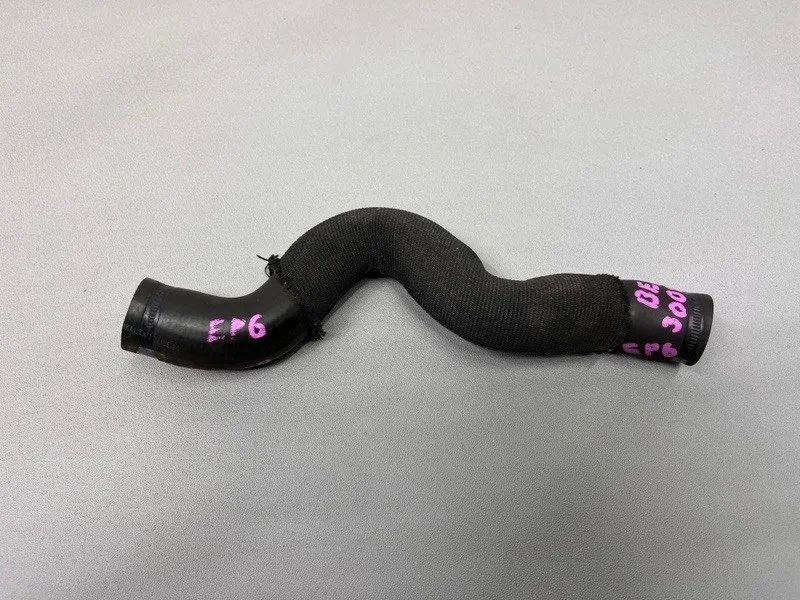 Патрубок охлаждения верхний Peugeot 3008 1