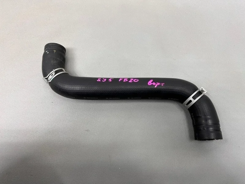 Патрубок охлаждения верхний Subaru XV GP