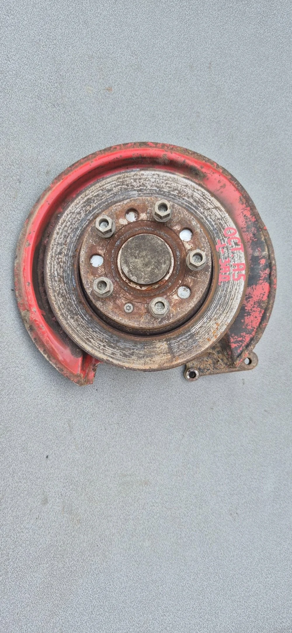 Кулак поворотный задний левый для Skoda Octavia A5