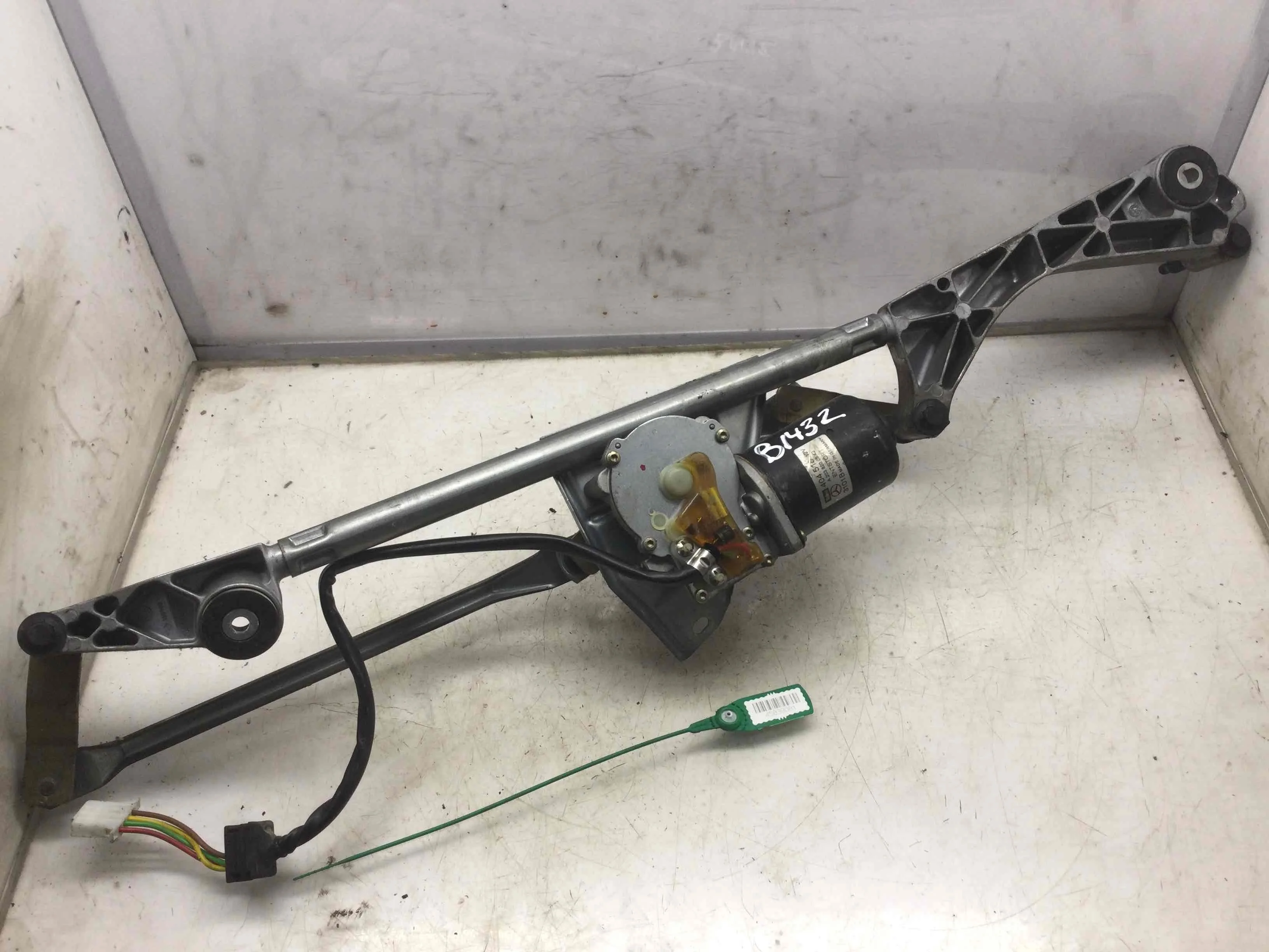 Механизм стеклоочистителя (трапеция дворников) Mercedes C-klasse W203/S203/CL203 (2000-2004) бензин 1.8  Автомат Седан