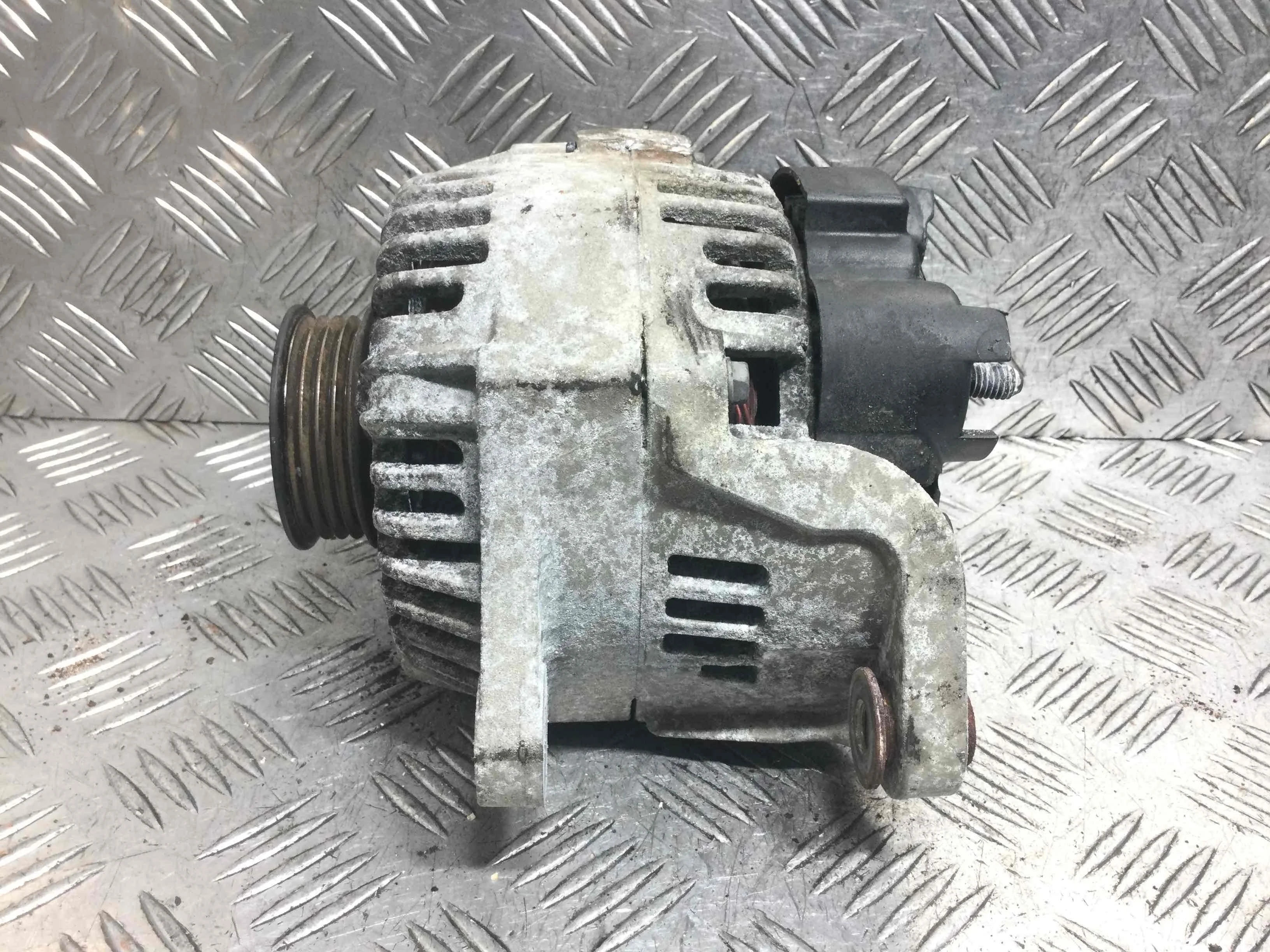 Генератор Nissan Micra K12 (2002-2010) бензин 1.2 i Механика Х/б