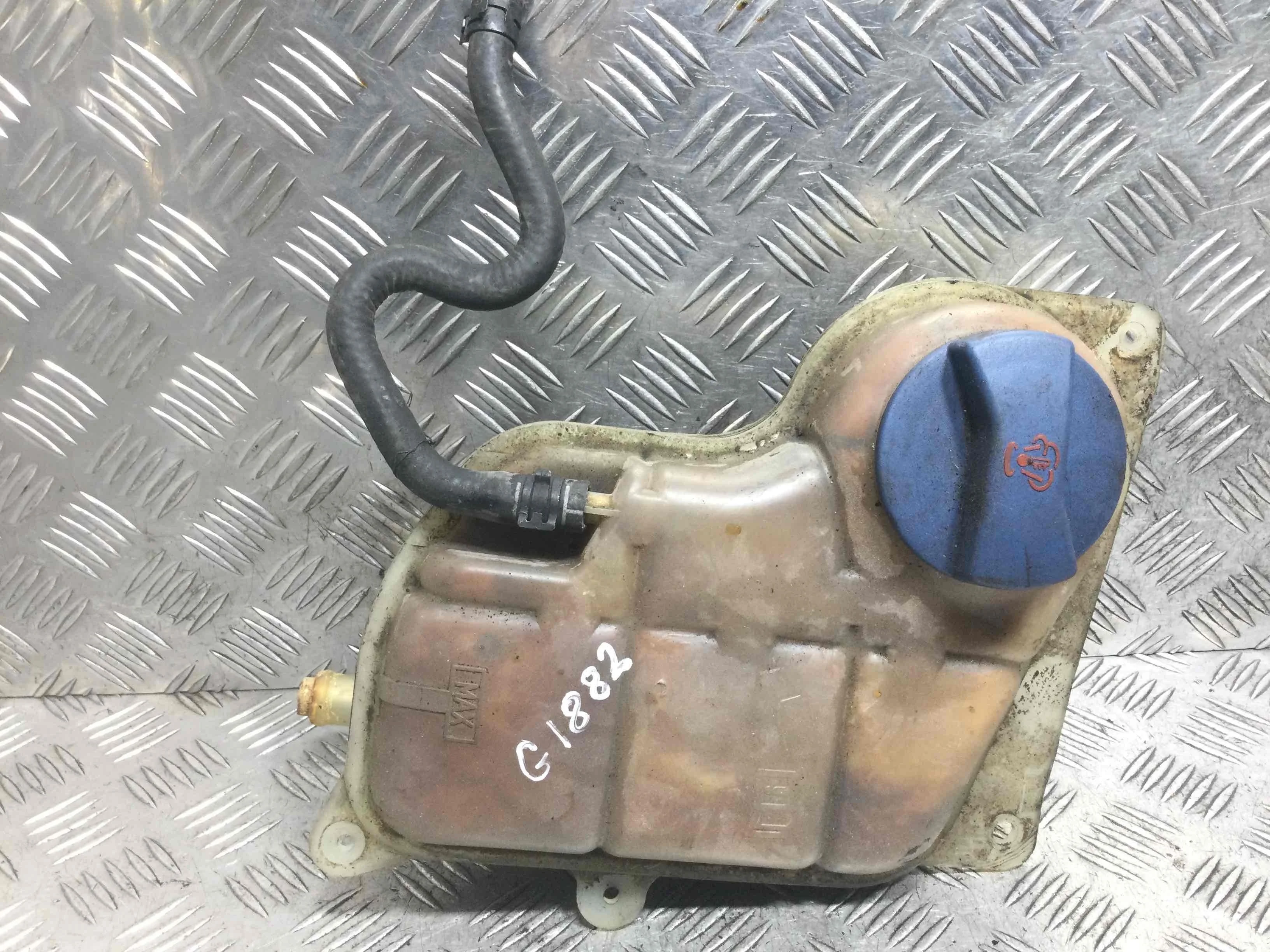 Бачок расширительный Audi A4 B5 (1994-1999) бензин 1.6 i Механика Седан